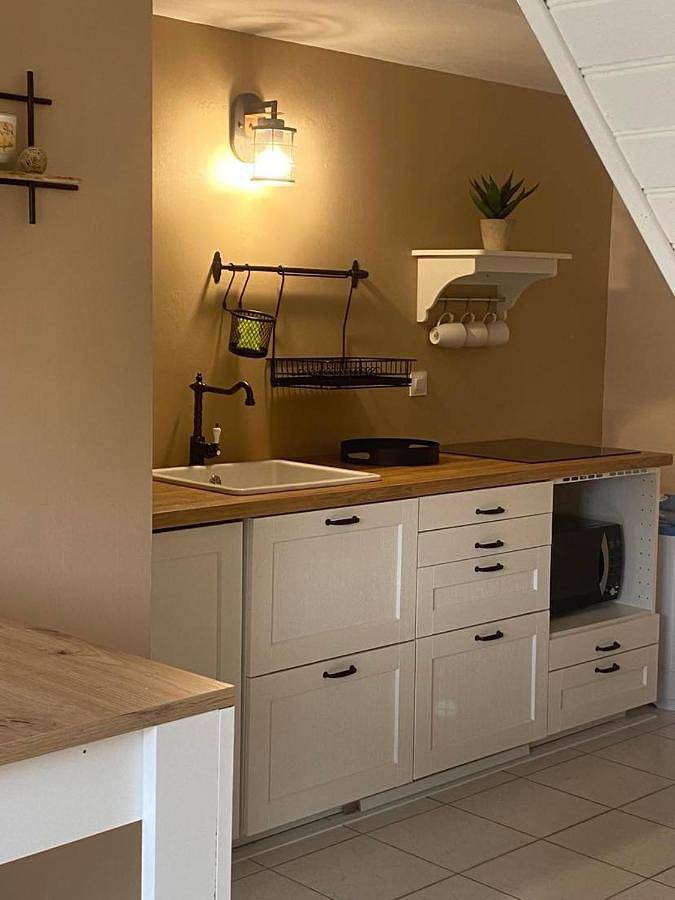 Appartement entier, One-Bedroom Apartment in Plats, Région de Tournon-sur-Rhône