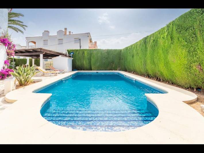 Bungalow para 4 personas, con Balcón/Terraza y Jardín en Almadraba
