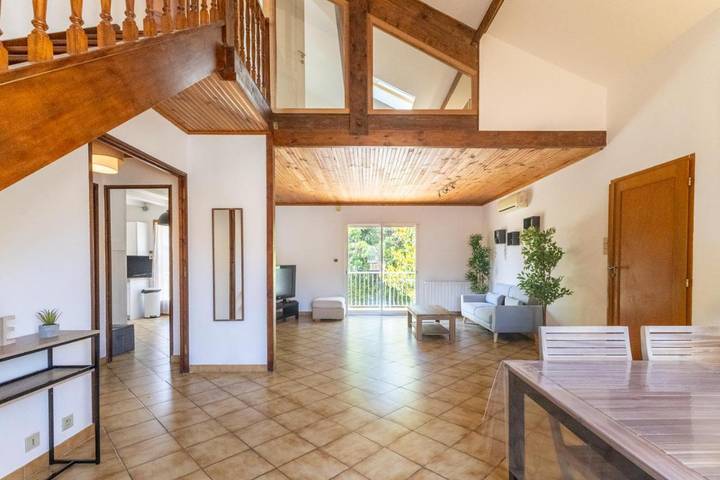 Villa pour 11 personnes, avec piscine et balcon ainsi que jardin et vue à Aubagne - 2