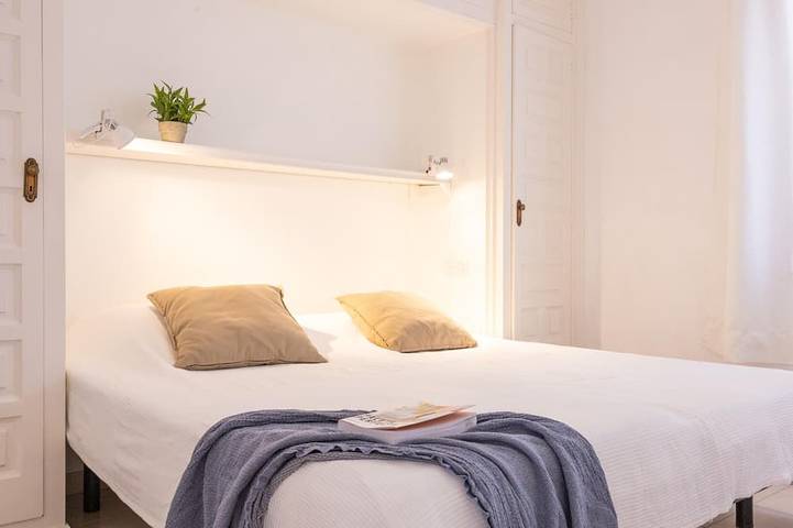 Apartamento entero, Beach 3: Apartamento con vistas al mar a pie de playa in La Escala, Alt Empordà