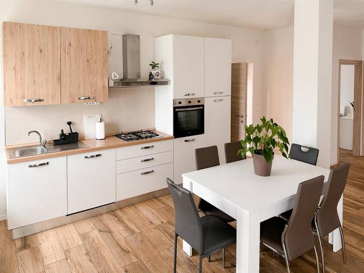 Ferienwohnung für 6 Personen, mit Balkon und Terrasse sowie Garten und Seeblick