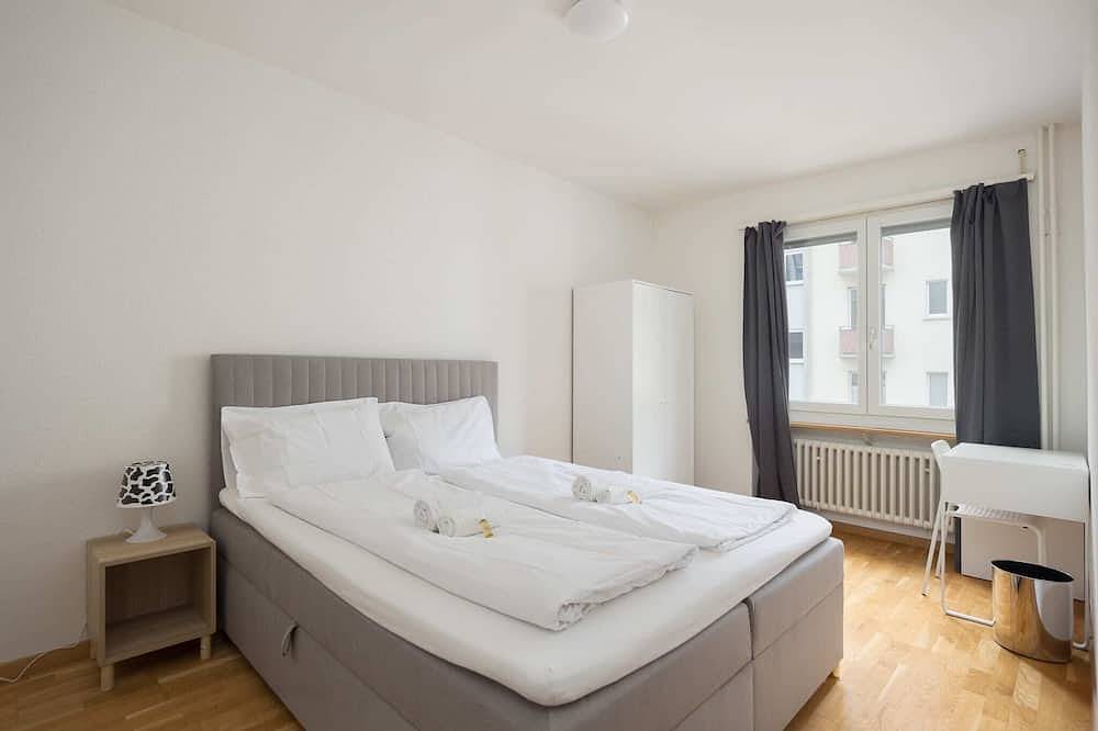 Entire apartment, Downtown Dream: 3.5Br with Balcony and Style Ba31 in Zurich, Zurich district