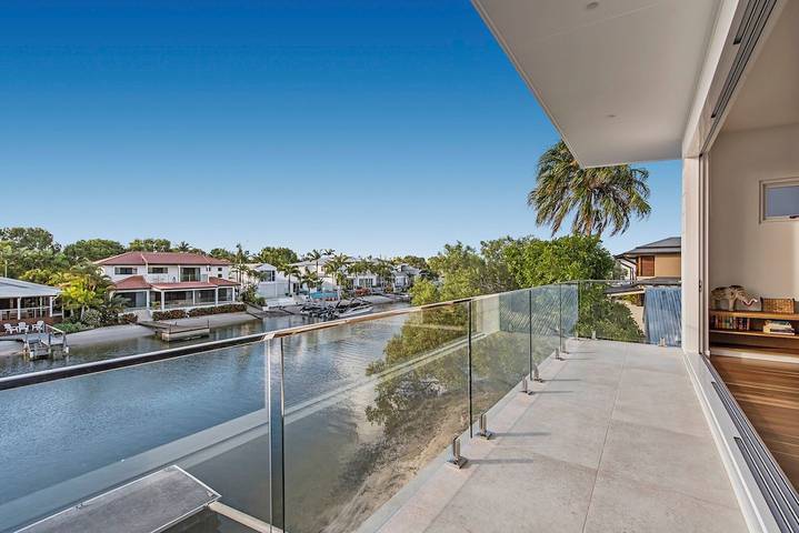 Holiday home for 10 people, with garden and balcony in Noosa