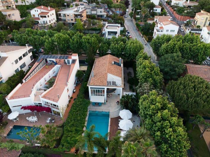 Casa rural para 12 personas, con Balcón y Terraza además de Jardín y Piscina en San Fausto de Campcentellas - 3