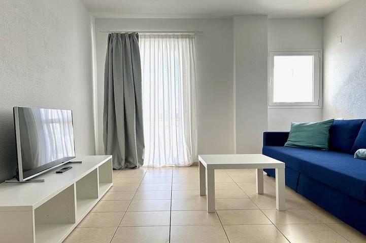 Ferienwohnung für 3 Personen, mit Balkon und Pool - 1
