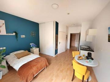 Gîte pour 2 personnes, avec terrasse ainsi que vue et jardin, animaux acceptés à La Brède