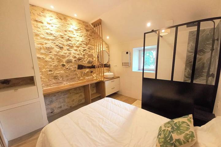Location de vacances pour 7 personnes, avec jacuzzi ainsi que jardin et terrasse à La Dornac - 2