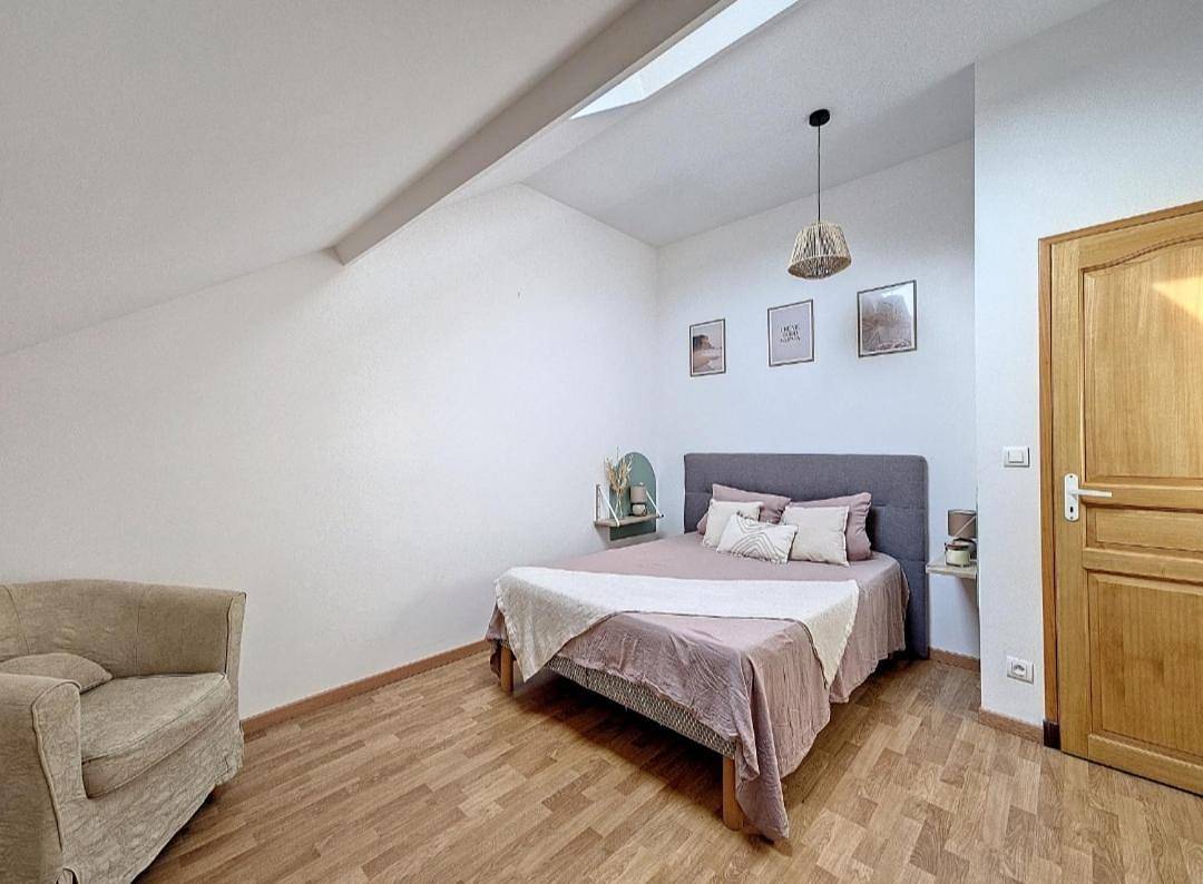 Appartement entier, Three-Bedroom Apartment in Saint-Leu-d'Esserent, Oise