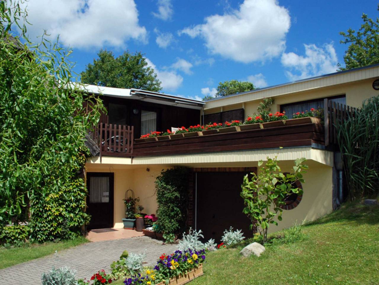 Ganze Ferienwohnung, Ferienappartements unterm Reetdach mit Seeblick - Ferienappartement Having in Seedorf (Sellin), Sellin