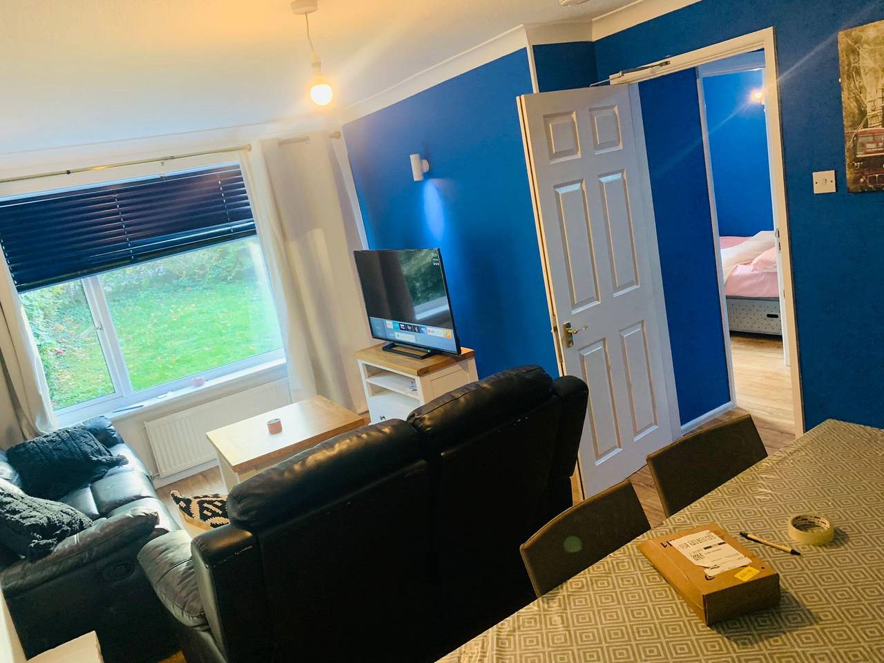6-Bed House-Reading-Sleeps12-Towncentre in Earley, Berkshire
