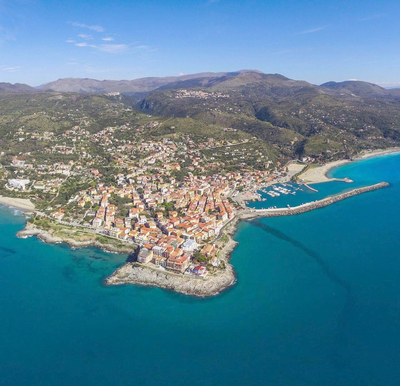 Cala Blanca Villaggio Alberghiero in Spiaggia Marine delle Barche, Camerota