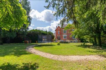 Location de vacances pour 15 personnes, avec piscine ainsi que vue et jardin, adapté aux familles à Montier-en-Der