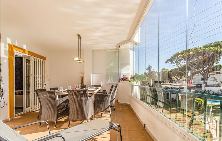 Ganze Ferienwohnung, Gemütliches 100m Apartment mit Pool & Strandzugang in Urbanizacion Calahonda, Mijas