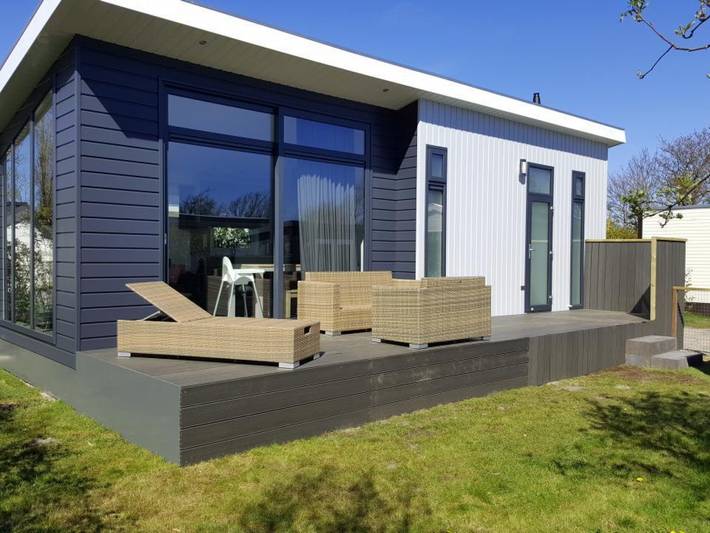 Ferienanlage für 6 Personen, mit Terrasse und Garten sowie Sauna in Julianadorp