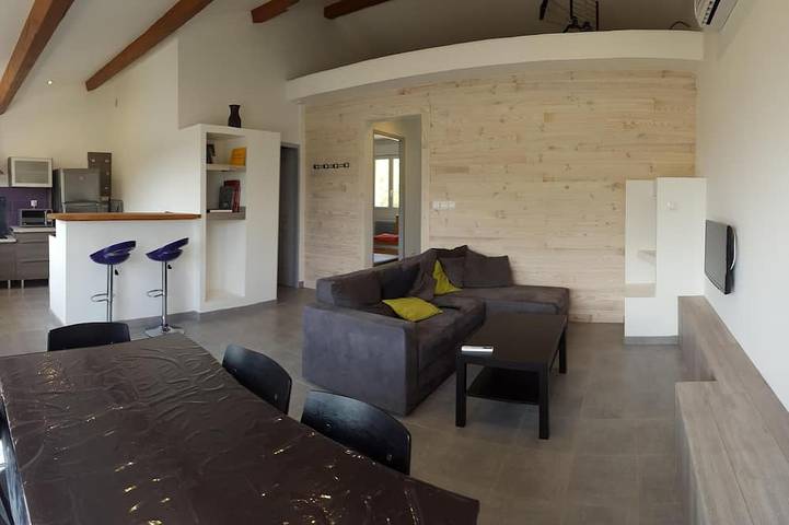 Gîte pour 5 personnes, avec Terrasse et Jardin