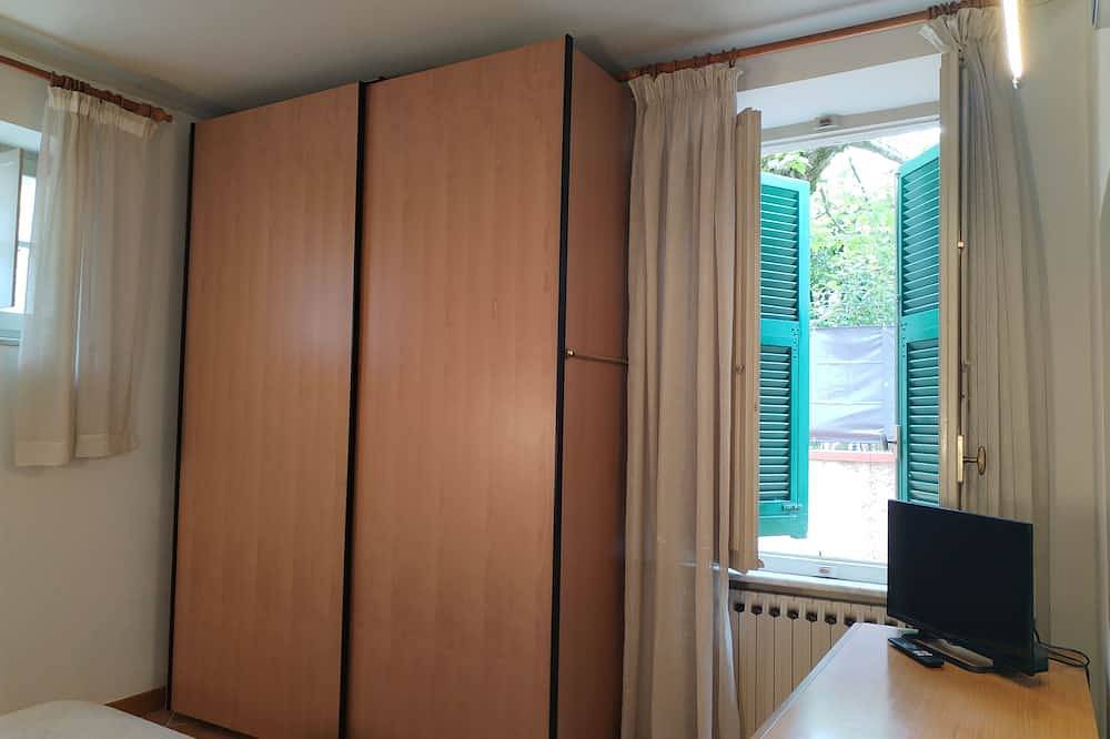 Ganze Wohnung, Bocca di Magra semi-detached house with large terrace in Montemarcello, Ameglia Gemeinde