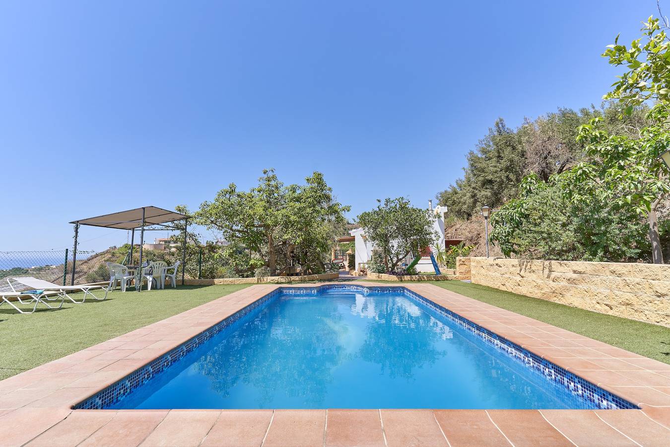 Vakantiehuis 'Villa Torrox Costa' met Uitzicht op Zee, Zwembad, Tuin & Wifi in Torrox, Costa del Sol