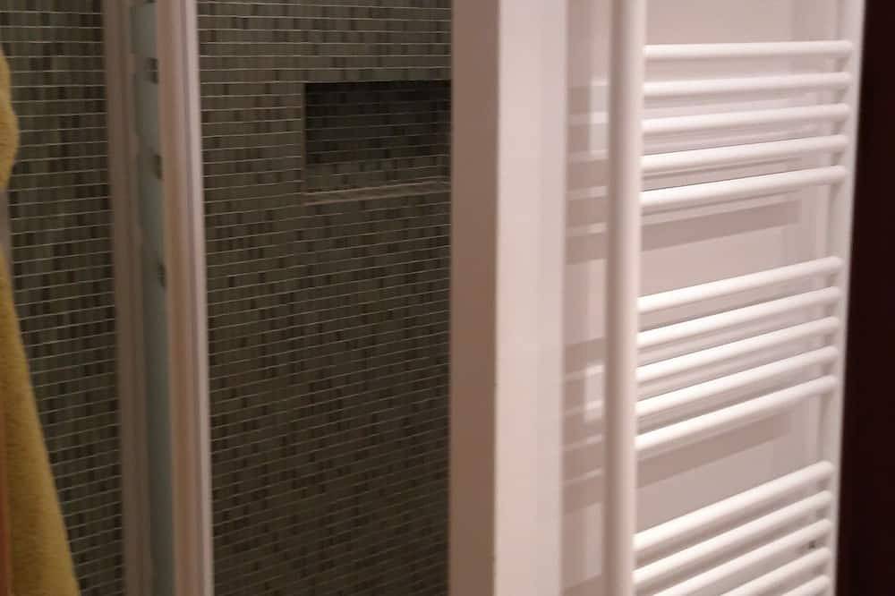 Comfortable cottages in character farmhouse located in Drôme Provençal in Grillon, Enclave de Valreas