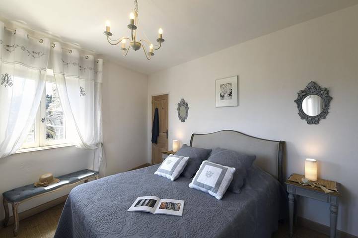 Villa pour 6 personnes, avec Jacuzzi ainsi que Terrasse et Jardin à Gordes - 2