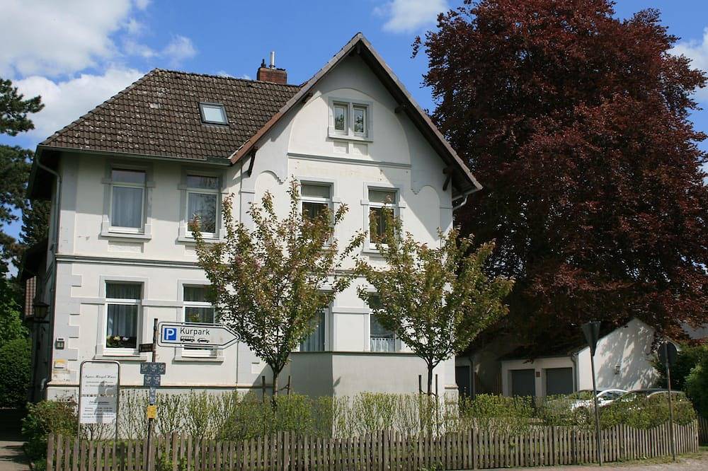 Ganze Wohnung, Apartment-Standard-Eigenes Badezimmer-Gartenblick-Maisonette in Bad Nenndorf, Landkreis Schaumburg