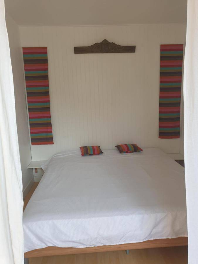 Chambre d’hôte pour 2 personnes, avec Terrasse et Jardin à Parigné-l'Évêque