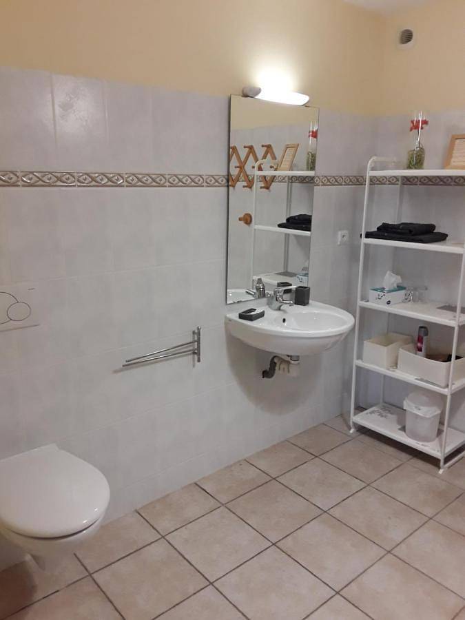 Gîte pour 3 personnes, avec jacuzzi et jardin à Saint-Genix-sur-Guiers - 4