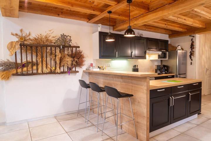 Gîte pour 8 personnes, avec terrasse et jardin, animaux acceptés à Fraissinet-de-Lozère - 2