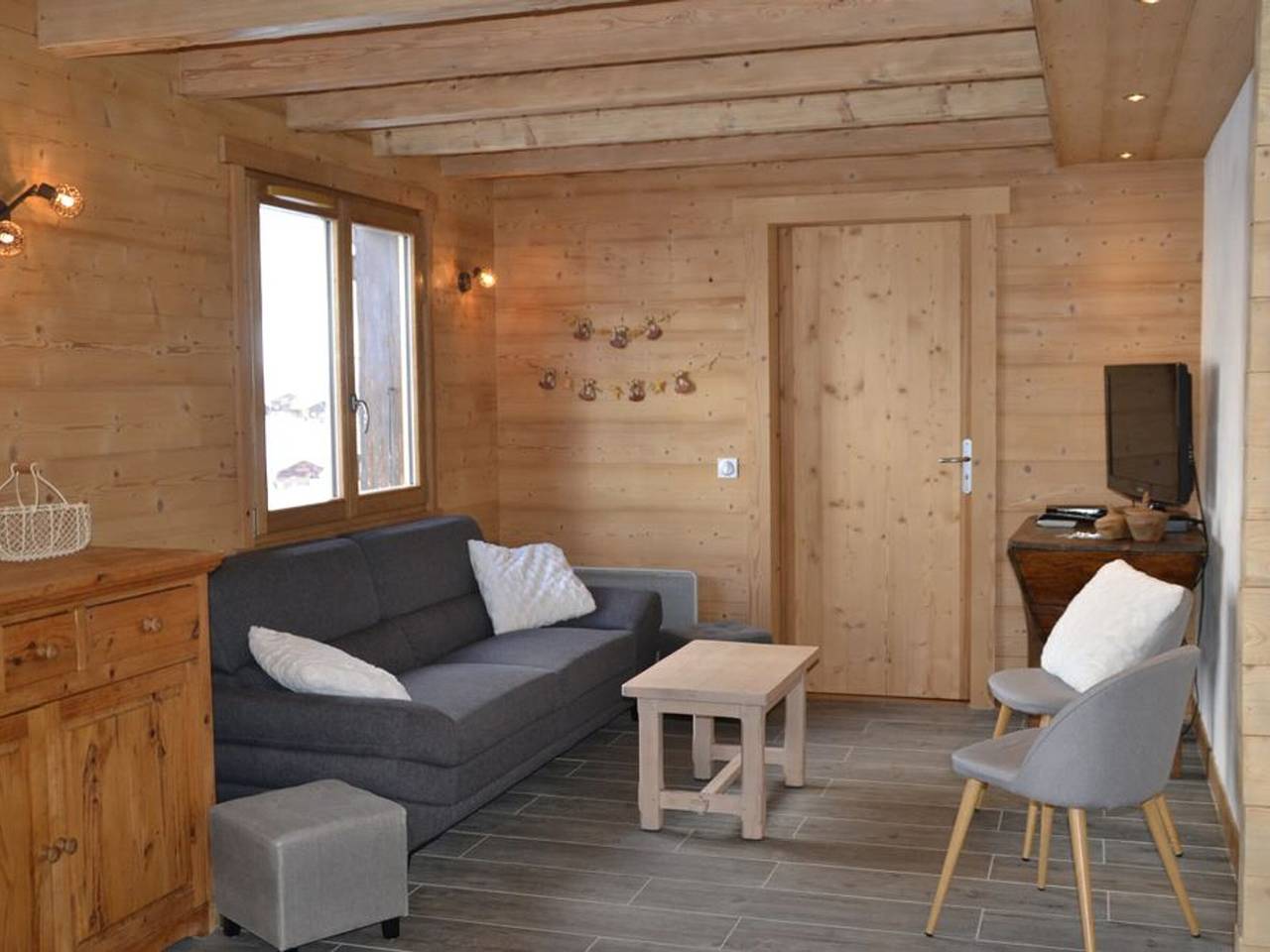 Geräumiges Chalet für 10, nahe Pisten, Parkplatz, Garage in Le Grand-Bornand, Annecy und Umgebung