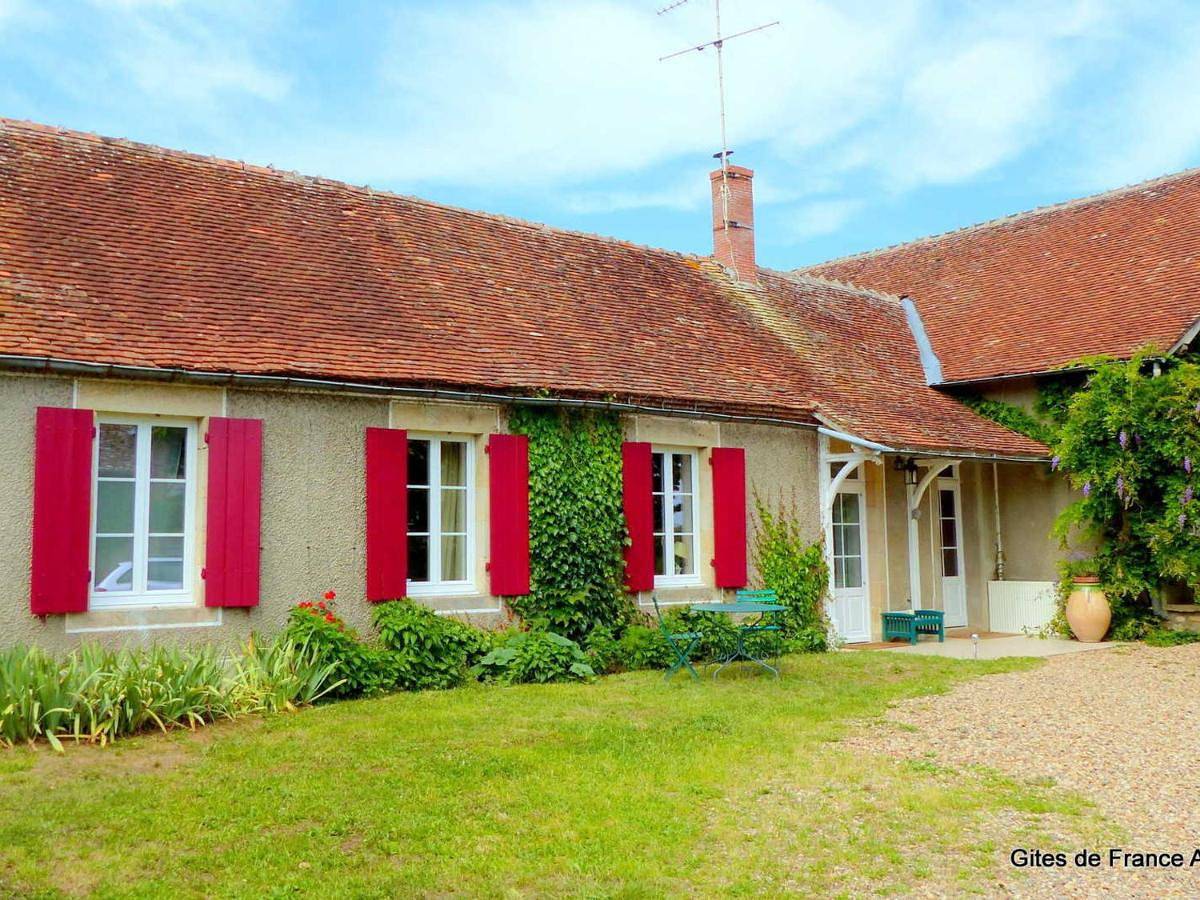 Longère Bourbonnaise Rénovée avec Animaux et Jardin - Fr-1-489-376 in Lurcy-Lévis, Allier