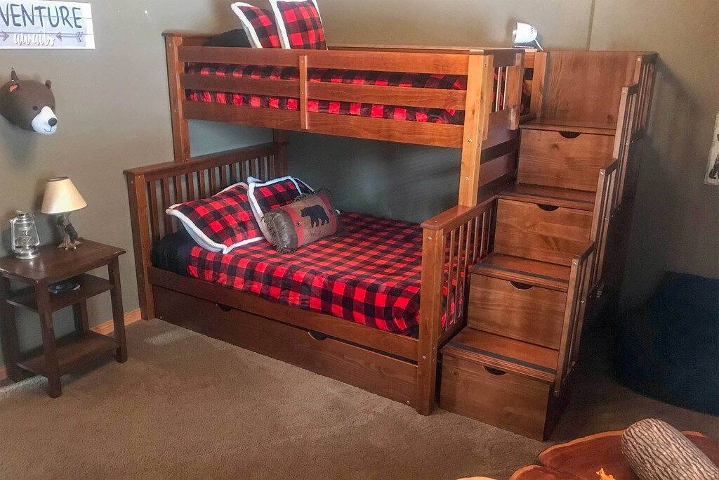 Log Cabin for 13 Guests in Coconino National Forest, Arizona