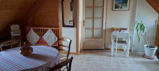 Location de vacances pour 4 personnes, avec vue et jardin, animaux acceptés à Coucy-le-Château-Auffrique