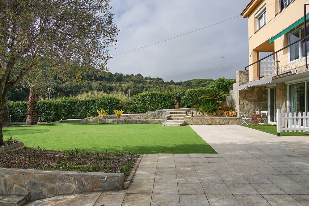 Entire apartment, Sea & Mountain - New refurbished Apartment in Supermaresme, Arenys de Mar