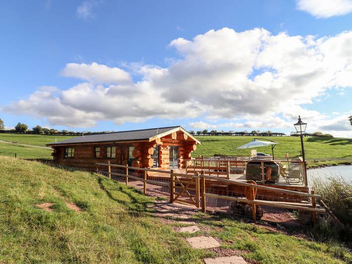 Lodge for 7 people, with View and Lake view in Worcestershire