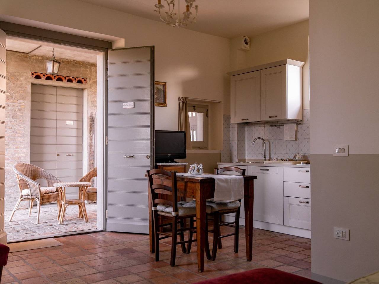 Entire apartment, Studio-Apartment mit Garten, Grill, Pool und Aussicht in Pesaro, Valle del Metauro