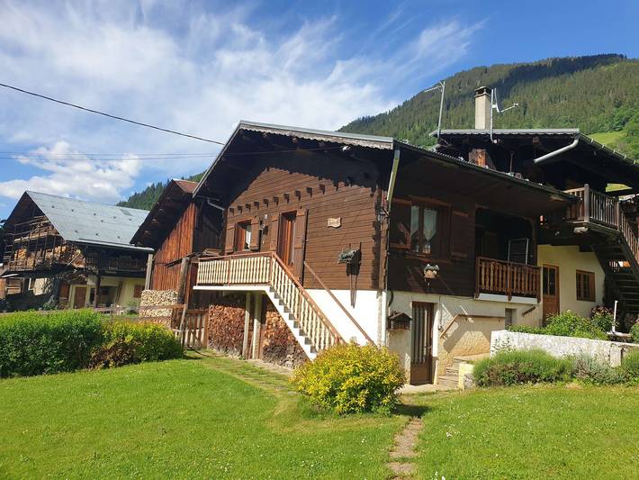 Chalet pour 4 personnes, avec jardin dans Arêches