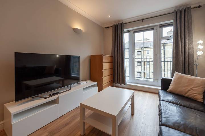 Apartment for 4 people, with balcony/terrace in London