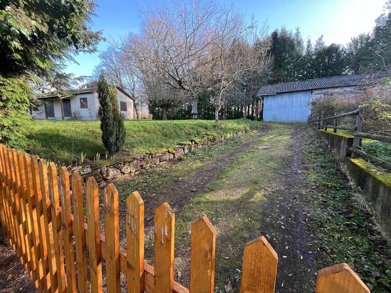 Country House 'David' with Private Terrace and Garden in Nantiat, Bellac region