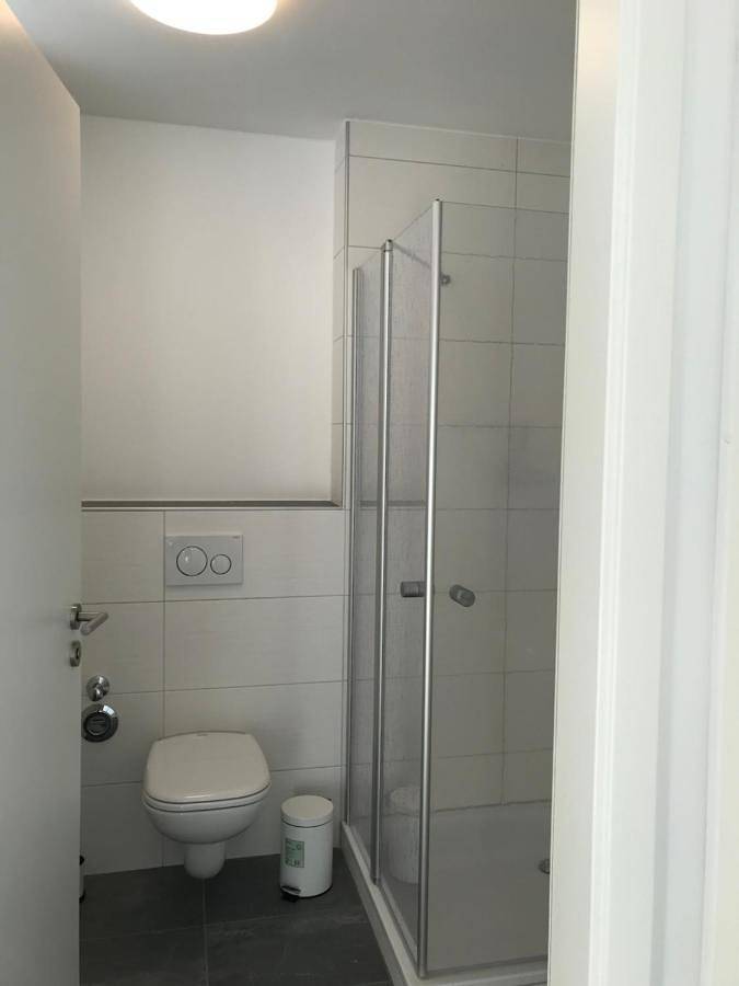 Ganze Wohnung, Attika Ferienwohnung in Freiburg -Gundelfingen mit großer Dachterrasse in Gundelfingen, Südschwarzwald