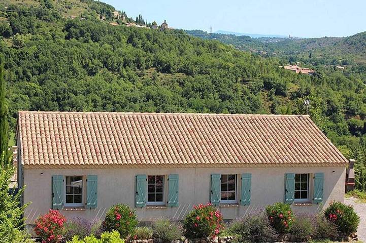 Maison de vacances pour 6 personnes, avec jardin ainsi que piscine et terrasse à Les Vans