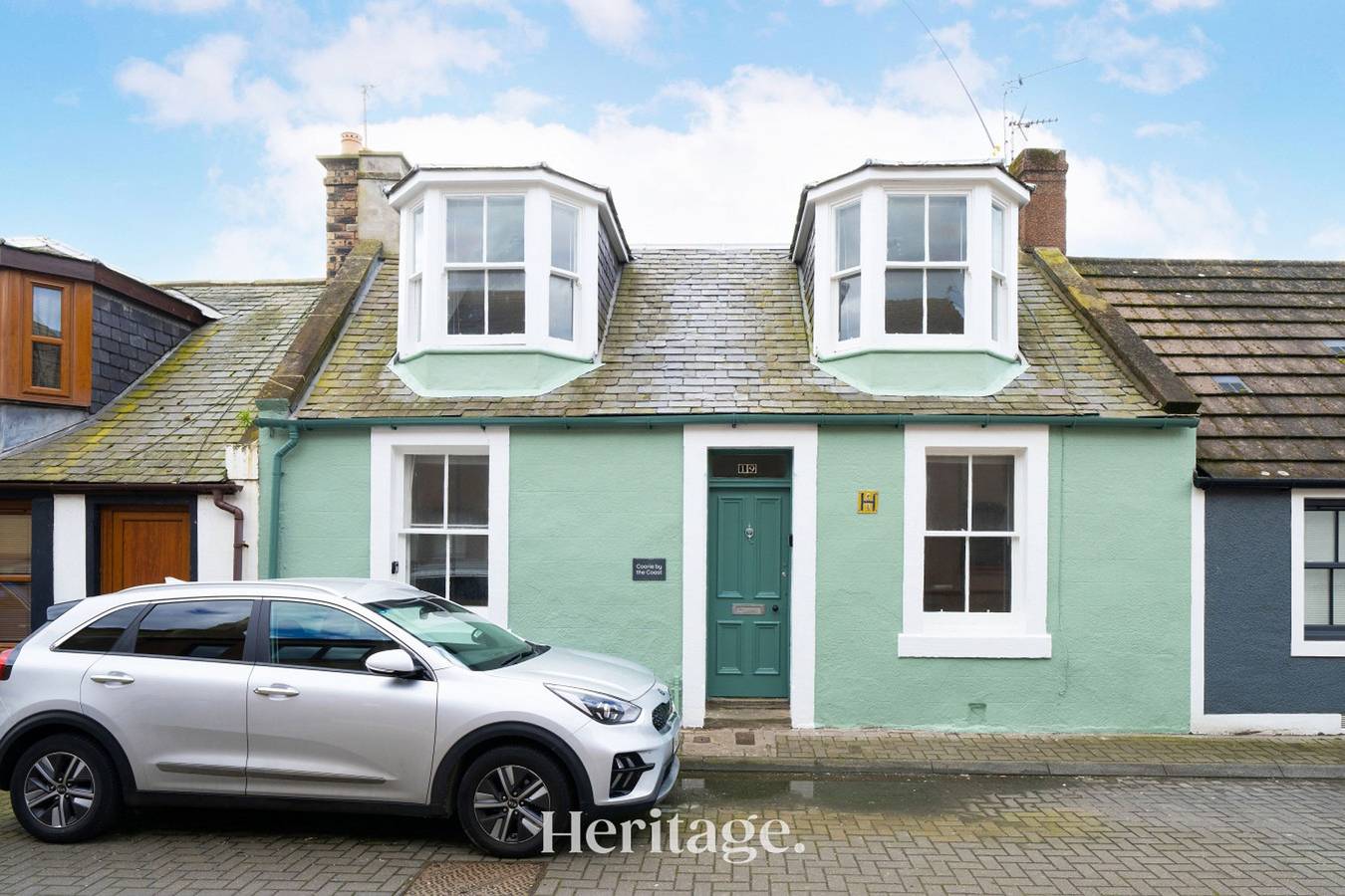 Coorie By The Coast, beachfront cottage, Arbroath in Arbroath, Angus