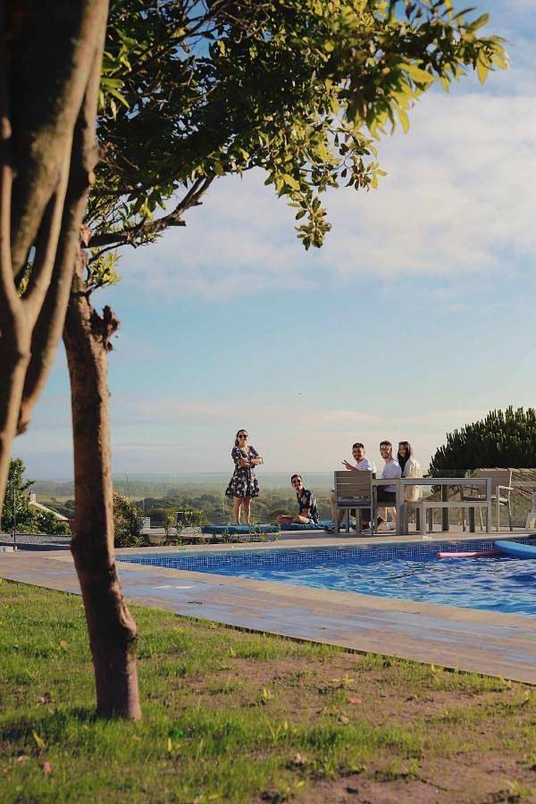 Appartement de vacances pour 11 personnes, avec piscine ainsi que jardin et vue