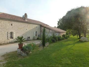 Gîte pour 7 personnes, avec piscine et jardin, animaux acceptés à Laroque-Timbaut