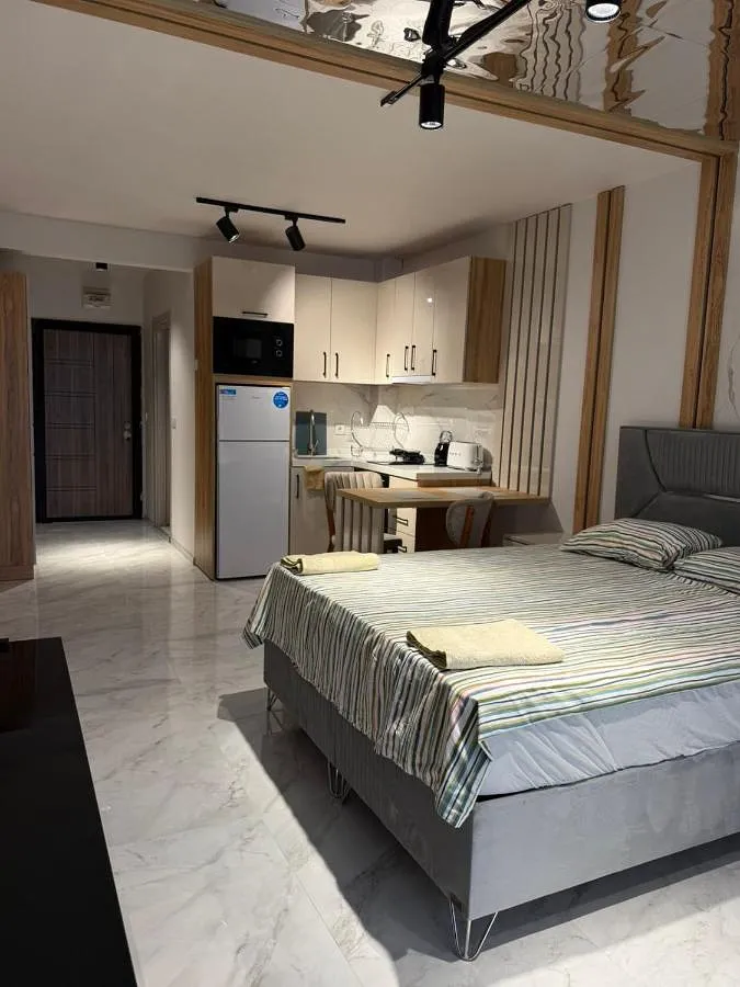 Ferienwohnung für 4 Personen, mit Ausblick und Balkon sowie Pool - 1