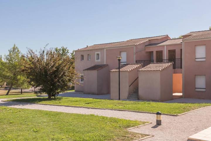 Location de vacances pour 6 personnes, avec piscine et jardin à Fuveau - 2