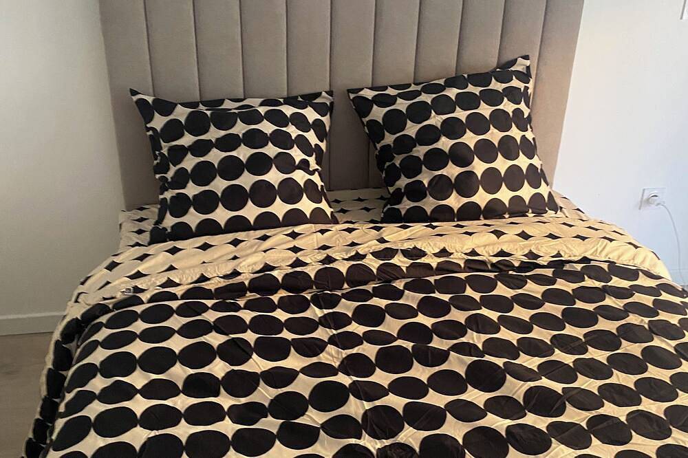 Entire apartment, New apartment with parking. La Défense near Rer and Paris. Rooftop in Nanterre, Hauts-de-Seine