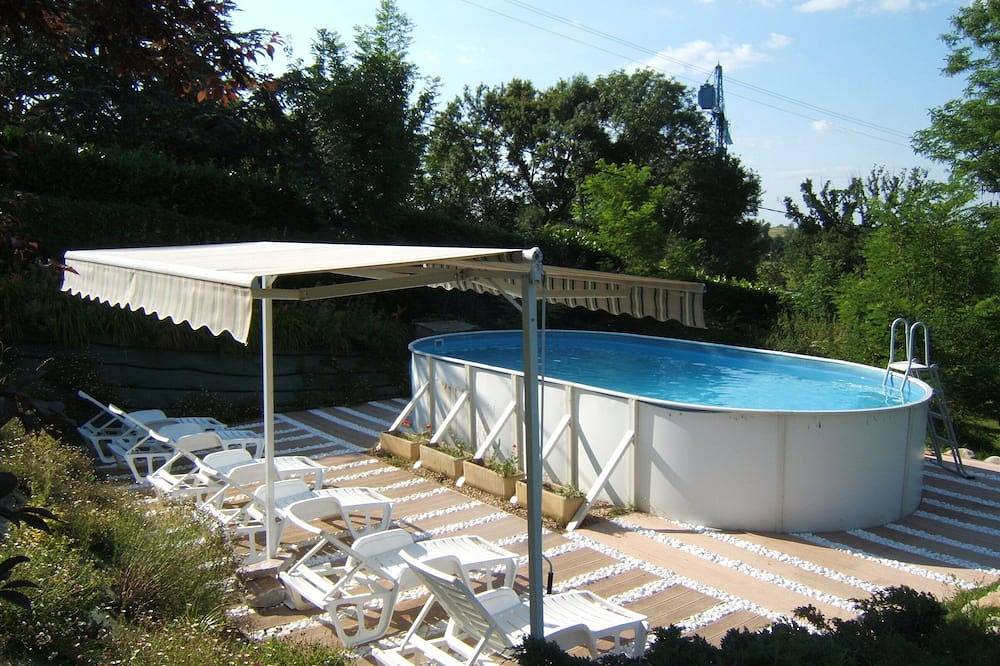 Petite chambre Lits jumeaux - Climatisation et Wifi in Labruguière, Région de Castres