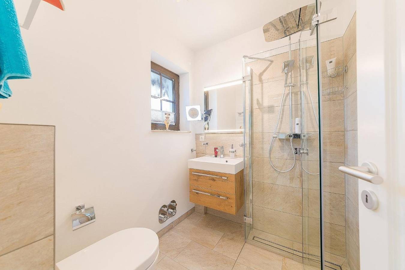 Ganze Wohnung, Schickes Appartement mit Garten, Terrasse, Fassauna, Badezimmer und Wohn/Schalfbereich. in Zingst, Fischland - Darß - Zingst