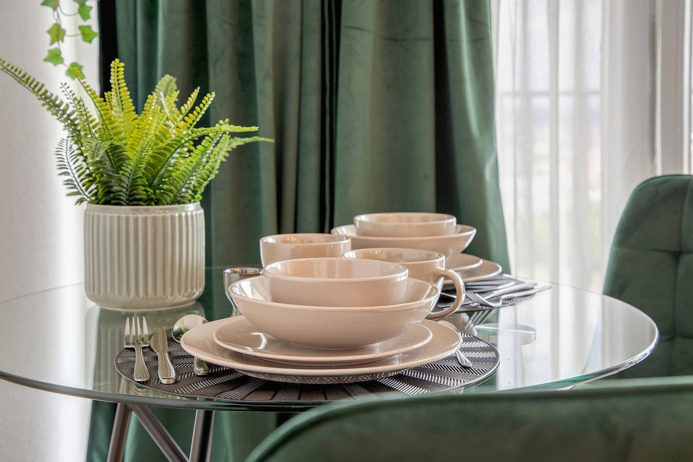 Entire studio, Studio 'Loft 28 - Green' with Balcony and Wi-Fi in Augsburg, Bavarian Swabia