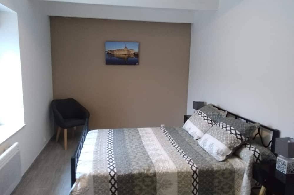 Gîte 6 personnes 110 m² au calme 5,2 km de la plage in Plomodiern, Région de Châteaulin