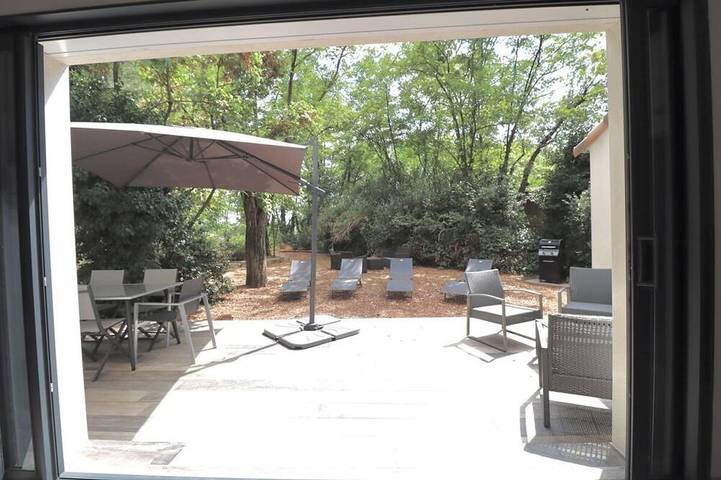 Maison Pour 4 p. Dans une Pinède D'un Mas Languedocien Avec Piscine et Jacuzzi in Saint-Just, Costa mediterránea (Francia)